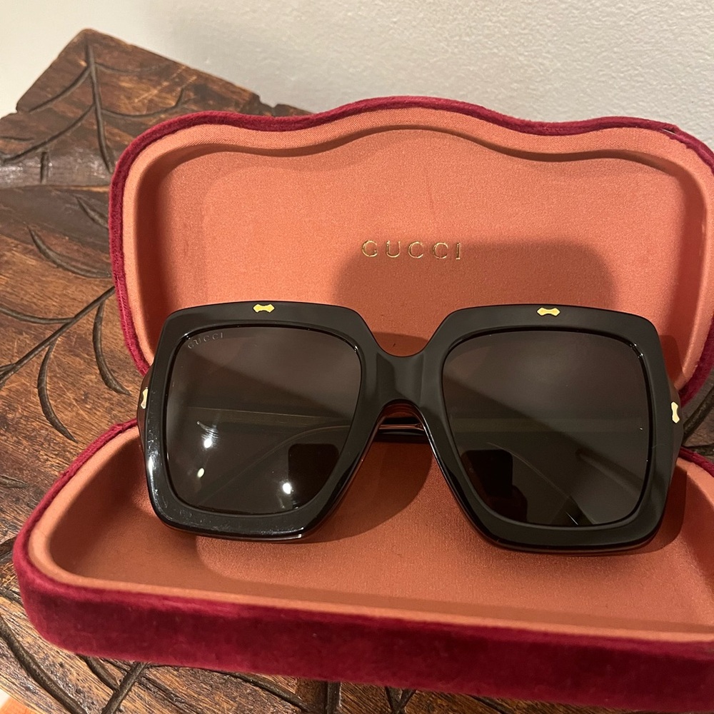Gucci Tortoise Clear Square Frames with Black Flip-Up Sunglasses - Picture 3 of 11